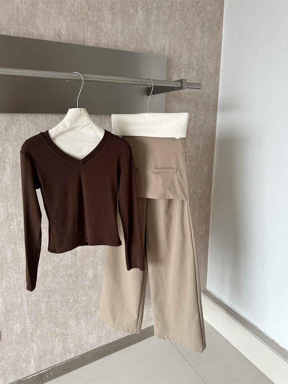 Korean Retro V-Neck Long Sleeve Top and Wide Leg Pants Two Piece Set for Women - Image 3