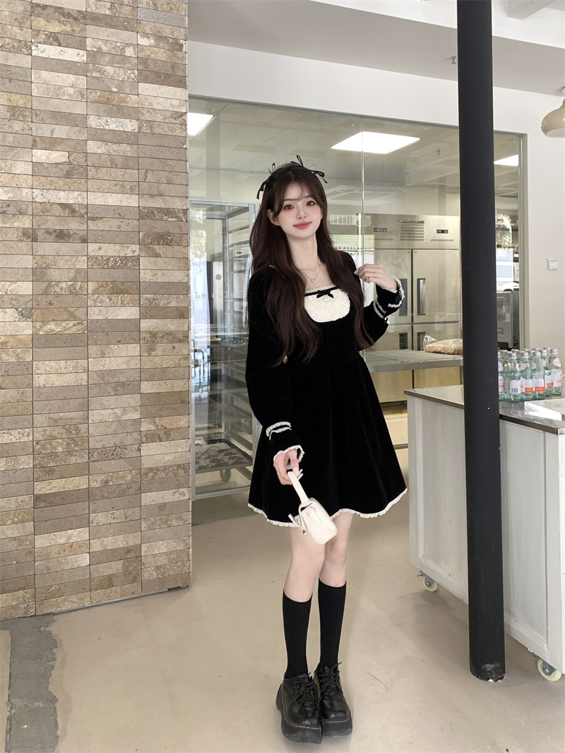 Lace Trim Pearl Velvet Long Sleeve Palace Princess Dress - Image 2