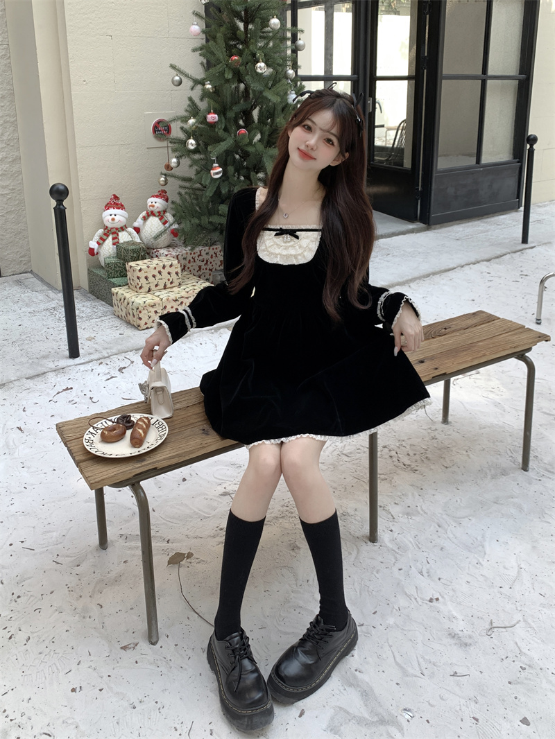 Lace Trim Pearl Velvet Long Sleeve Palace Princess Dress - Image 3