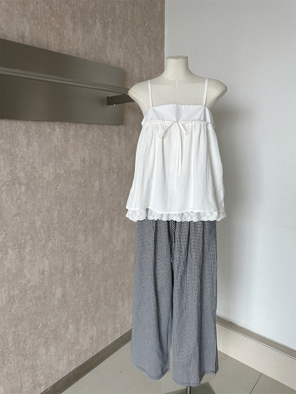 Women's 3-Piece Sun Protection Cardigan Lace Cami Top Wide-Leg Plaid Pants Set - Image 3